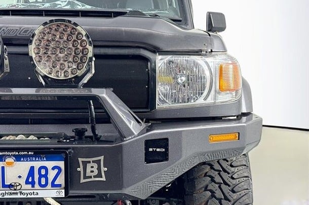 2019 Toyota LANDCRUISER MILITARY GXL image 3