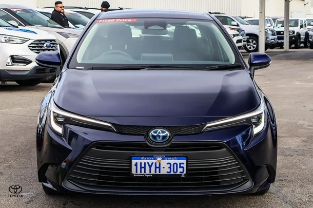 2023 Toyota Corolla Sedan Hybrid Ascent Sport image 4