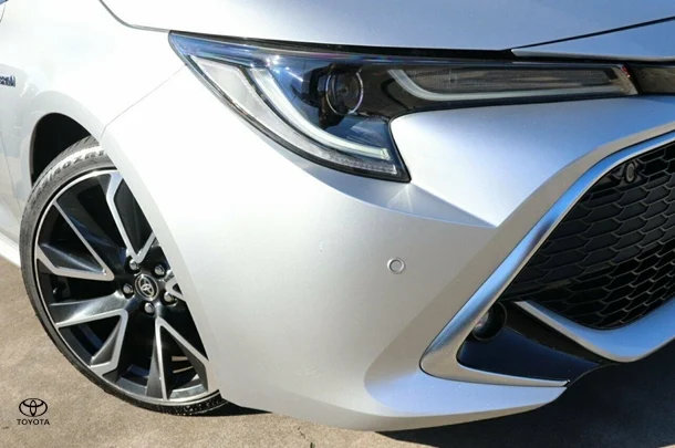 2021 Toyota Corolla Hatch Hybrid ZR image 2
