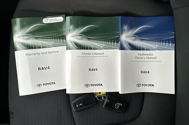 2023 Toyota Rav4 Hybrid GX AWD image 5