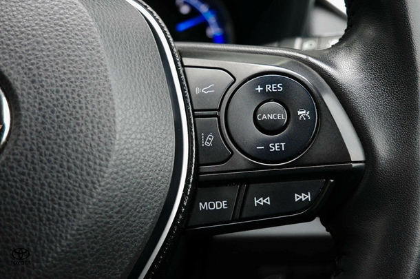 2022 Toyota RAV4 Hybrid Cruiser image 17
