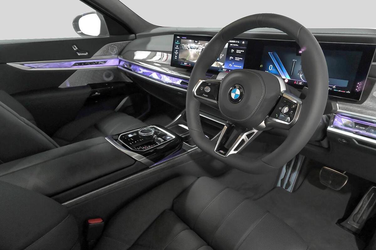 2025 BMW 7 Series 740i M Sport G70 Auto image 6