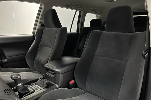 2022 Toyota Prado GXL image 17