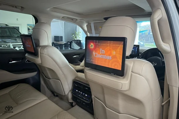 2022 Toyota Landcruiser Sahara image 2
