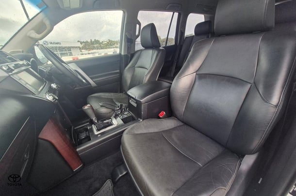 2017 Toyota Prado VX image 13