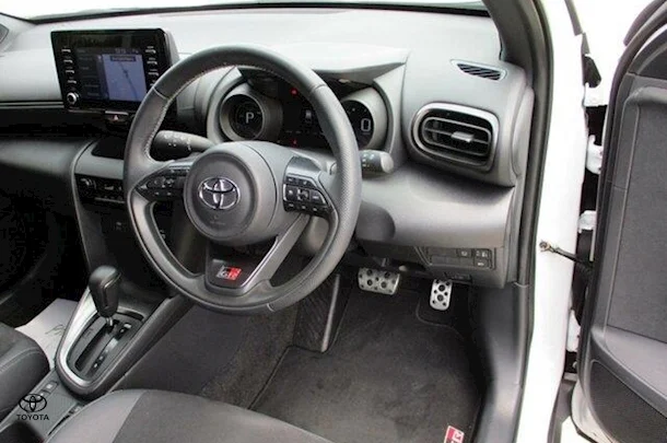 2022 Toyota Yaris Cross Hybrid GR-S image 19