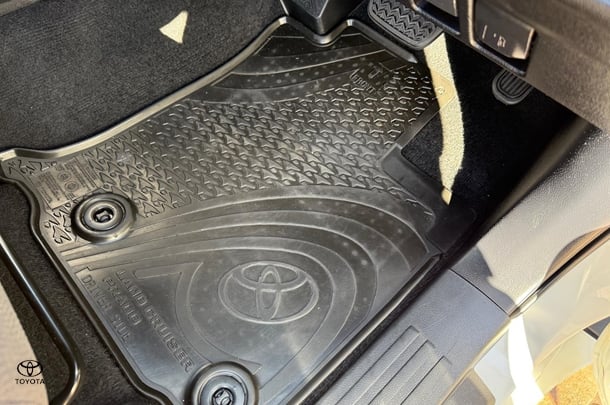 2023 Toyota Prado GXL image 9