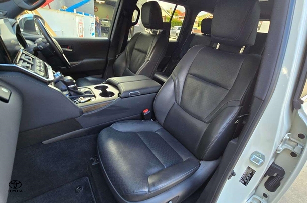 2023 Toyota LandCruiser Sahara image 16