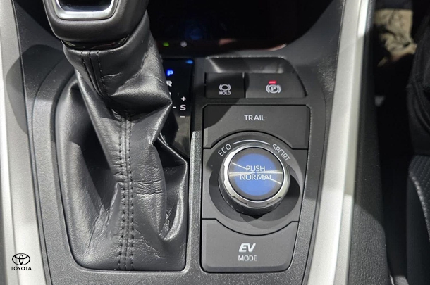 2024 Toyota RAV4 Hybrid Cruiser-AWD image 26