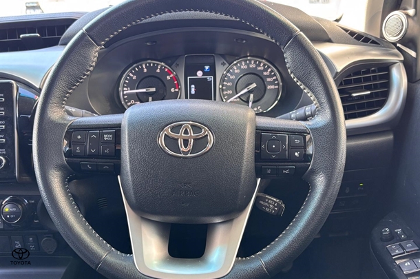 2023 Toyota HILUX SR5 image 17