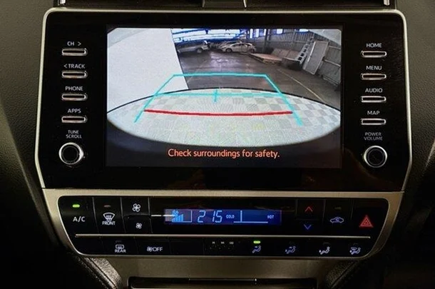 2020 Toyota Prado GX image 6