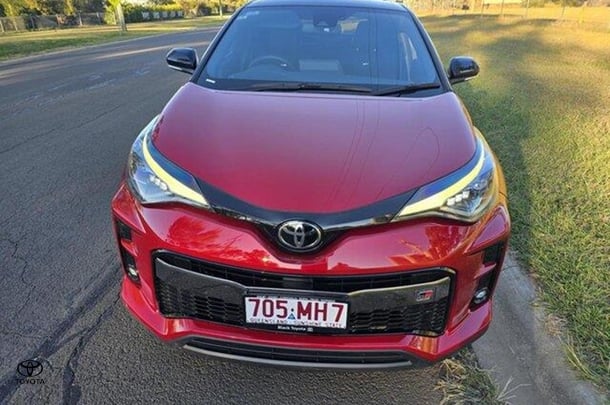 2021 Toyota C-HR Hybrid GR-S image 2