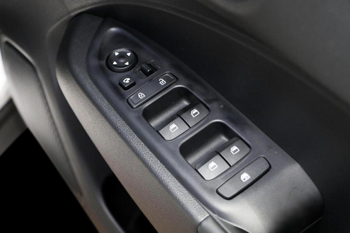 2025 Hyundai Venue Active Auto MY25 image 20