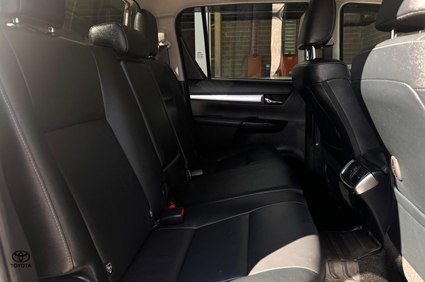 2021 Toyota HiLux 4x4 SR5 image 22