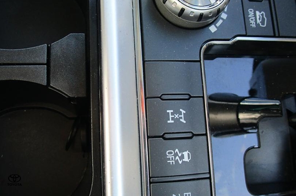 2020 Toyota Landcruiser GXL image 20
