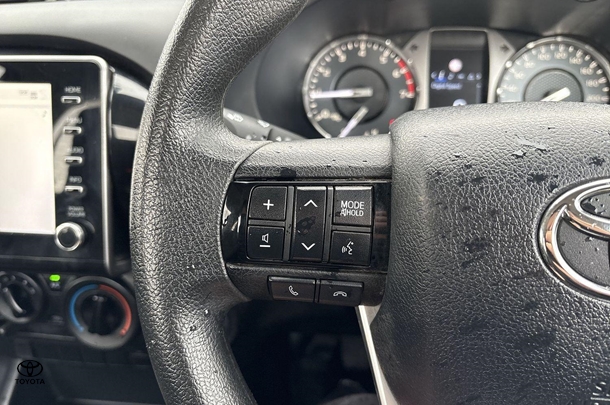 2023 Toyota HILUX Workmate image 17