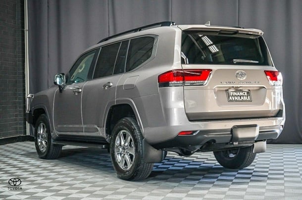 2024 Toyota Landcruiser Sahara image 5