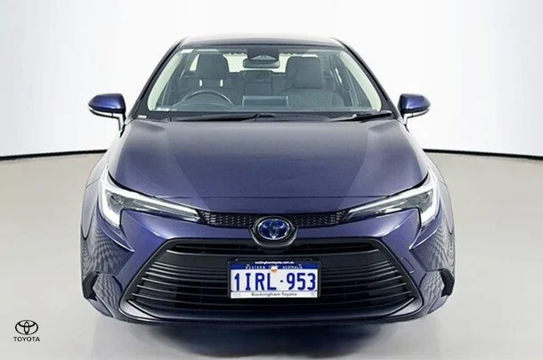 2023 Toyota Corolla Sedan Hybrid Ascent Sport image 2