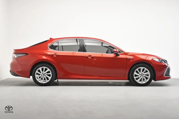 2022 Toyota Camry Hybrid Ascent image 3