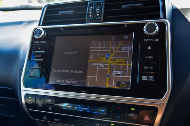 2019 Toyota Prado GX image 11