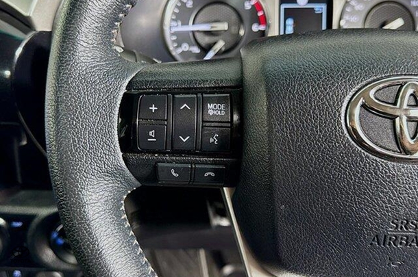 2022 Toyota Hilux SR5 image 17