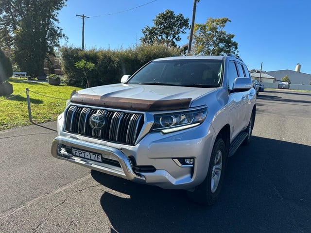 2021 Toyota Prado GXL image 2
