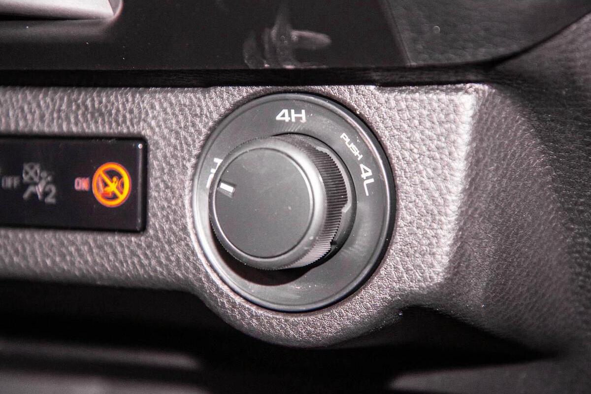 2024 Isuzu D-MAX SX Auto 4x4 MY24 image 12