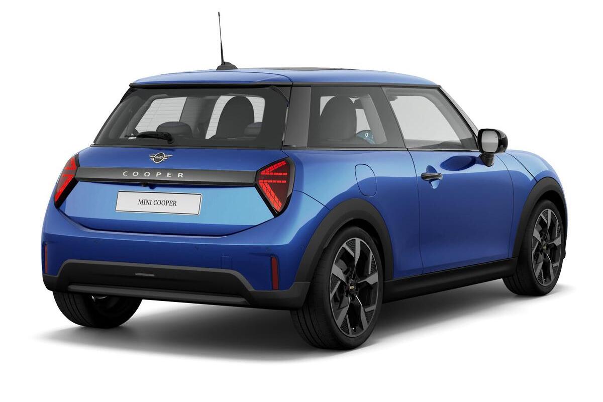 2025 MINI Cooper C Classic Auto image 2