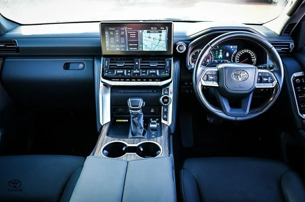 2023 Toyota Landcruiser VX image 11