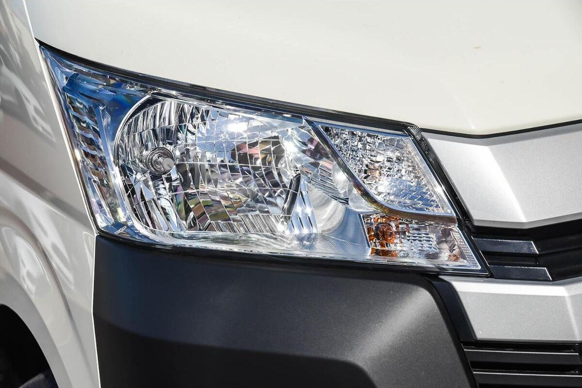 2025 Toyota Hiace Super LWB Auto image 5