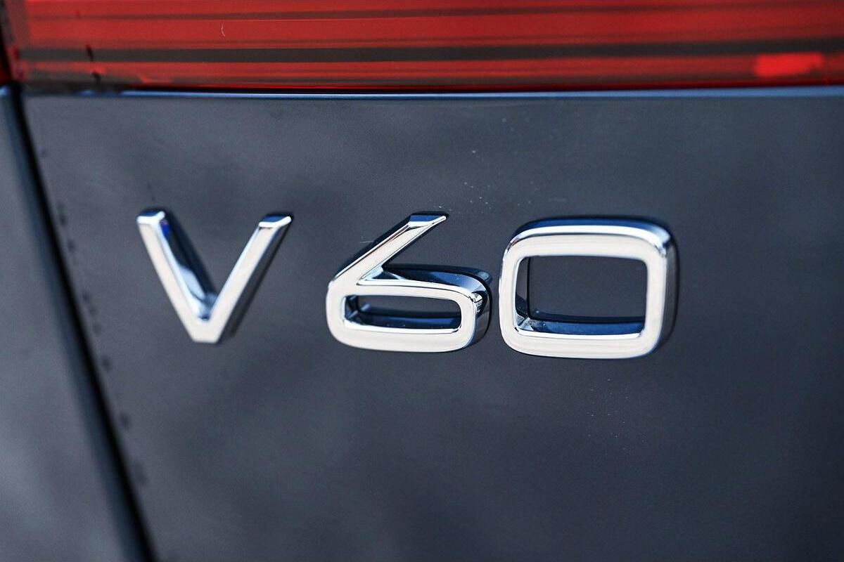 2024 Volvo V60 Cross Country Ultimate B5 Bright Auto AWD MY24 image 9