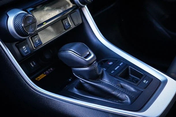 2024 Toyota RAV4 Hybrid XSE 2WD image 27
