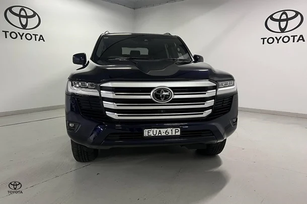 2022 Toyota Landcruiser VX image 2