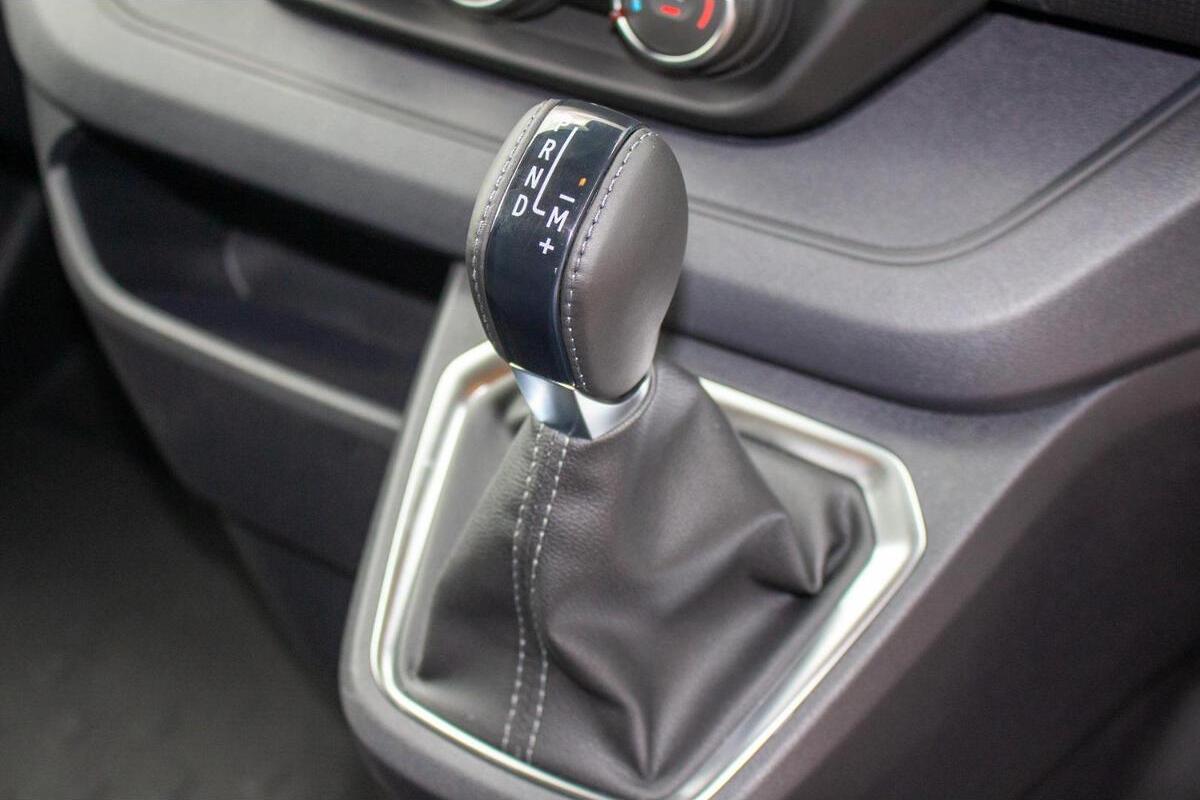 2024 Renault Trafic Pro LWB Auto MY24 image 15