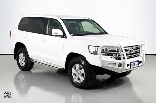 2021 Toyota LANDCRUISER GXL image 1