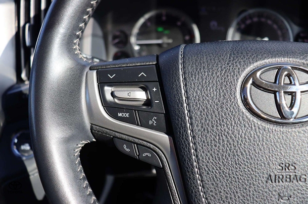 2020 Toyota Landcruiser VX image 19