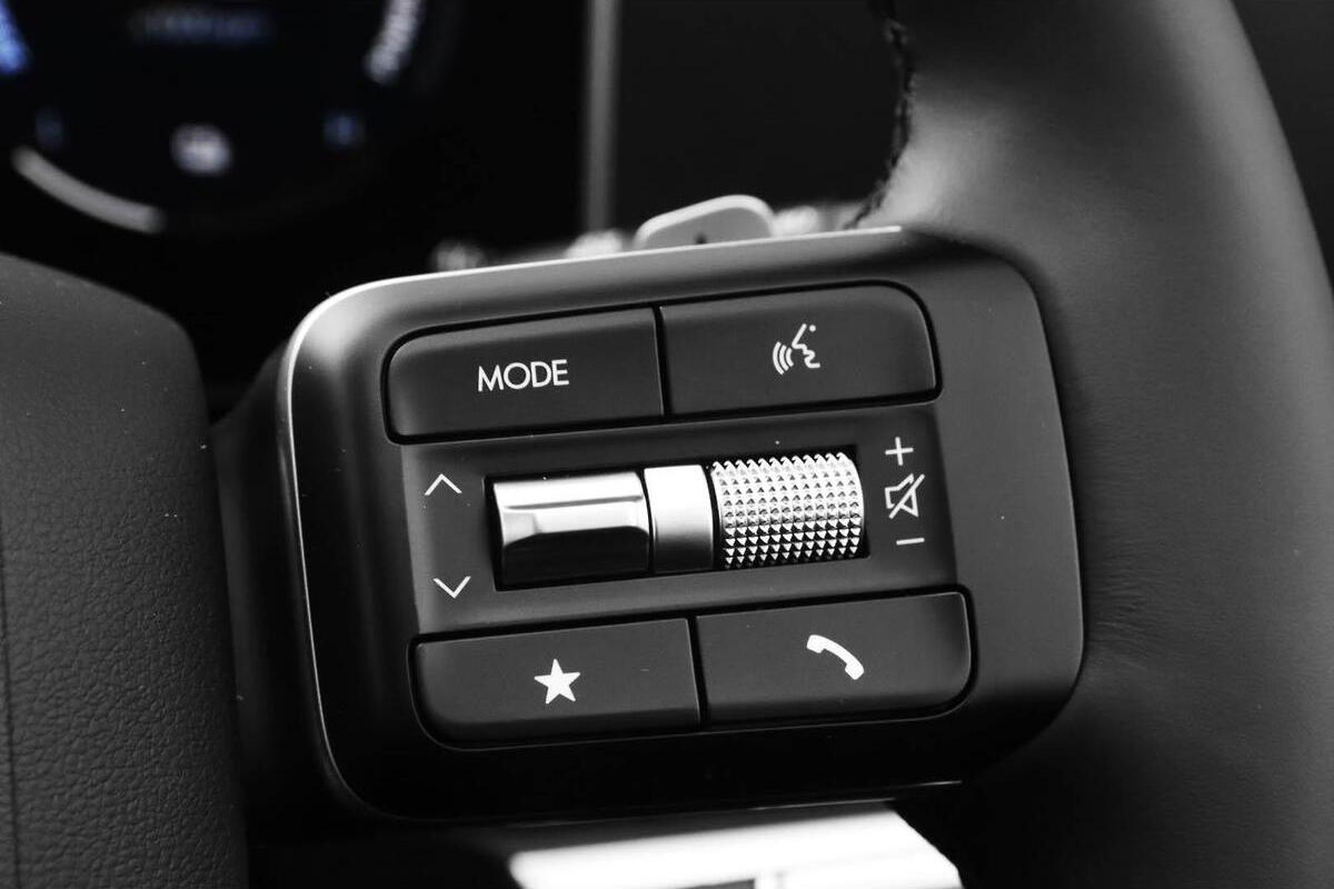 2024 Hyundai Santa Fe Hybrid Auto 2WD MY25 image 17