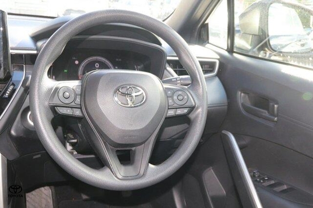 2023 Toyota Corolla Cross Petrol GX image 6