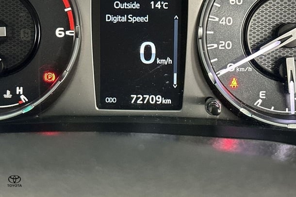 2022 Toyota Hilux SR5 image 22