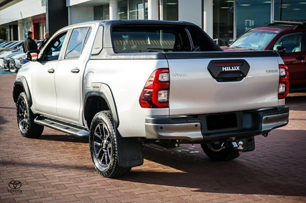 2021 Toyota Hilux 4x4 Rogue image 6