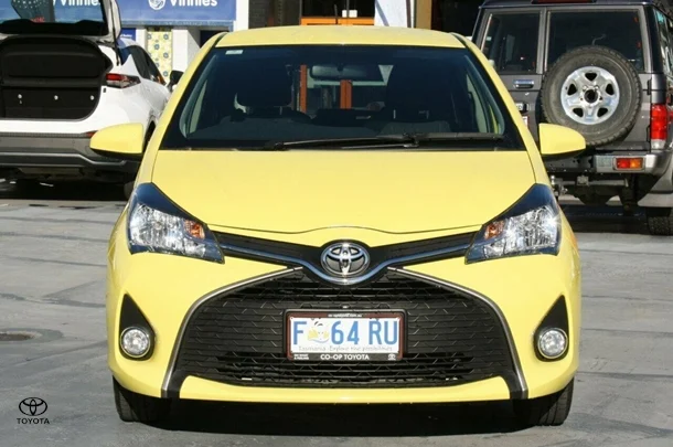 2016 Toyota Yaris SX image 4