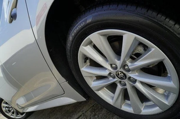 2024 Toyota Corolla Hatch Hybrid Ascent Sport image 4