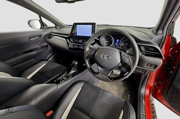 2021 Toyota C-HR Hybrid GR-S image 12