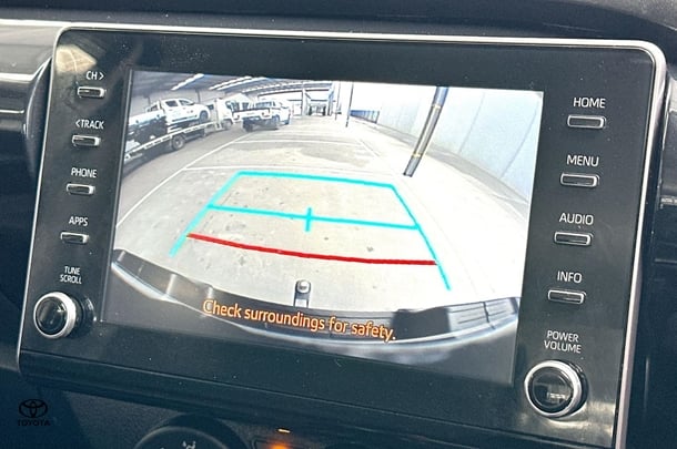 2020 Toyota Hilux SR image 4