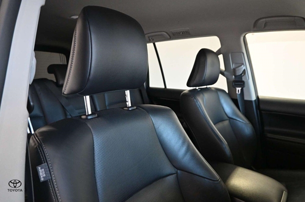 2019 Toyota Prado VX image 19