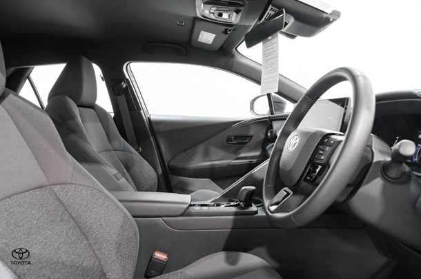 2023 Toyota C-HR Hybrid GXL-2WD image 25