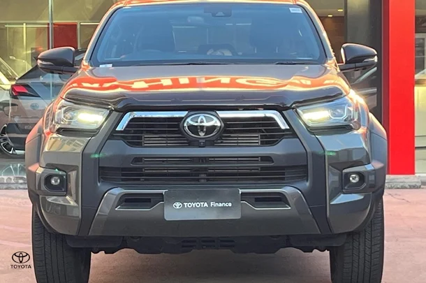 2023 Toyota Hilux 4x4 Rogue image 3