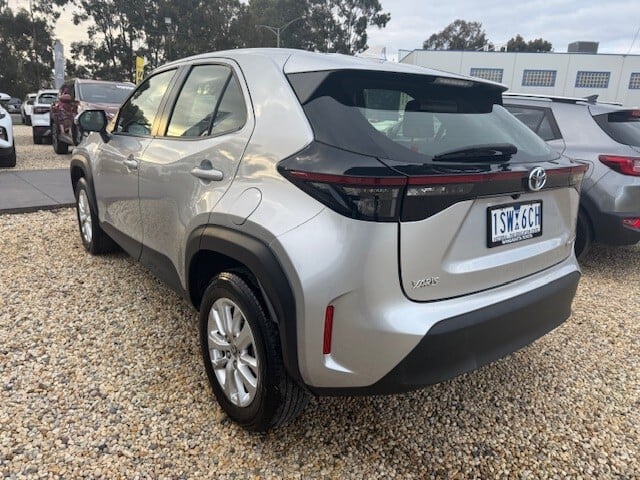 2020 Toyota YARIS CROSS HYBRID GX image 2
