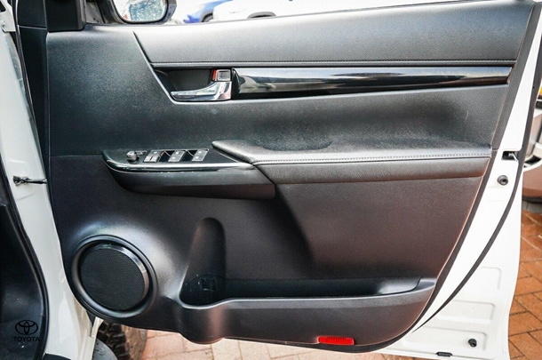 2019 Toyota Hilux 4x4 Rogue image 13