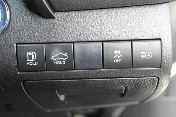 2019 Toyota Camry Hybrid SL image 28